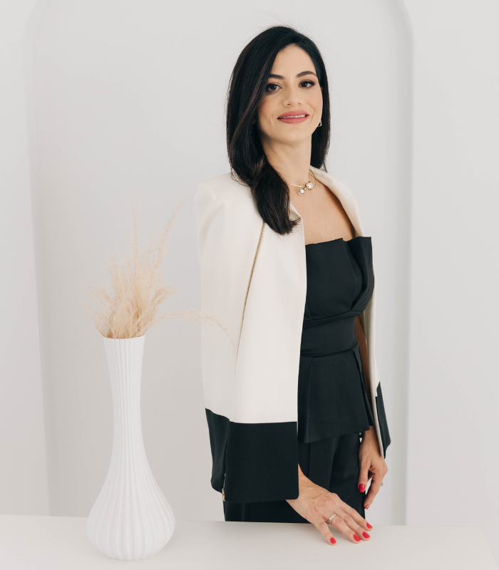 Luciana Alves Neurologista (700 x 800 px)